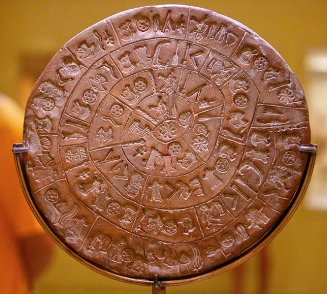 Disc Phaistos ditemukan di istana Minoan di Phaistos