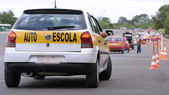 emissao cnh autoescola projeto lei sim