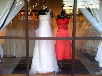 Bridesmaid Dresses Baton Rouge on Bustle Bridal Gowns And Accessories  November 2009
