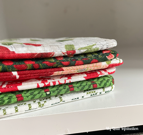 Good Buy Cotton Quilt Fabric Christmas Santa's Gifts Block Print Santa D  Mumm