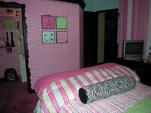 SWEET HOME DESIGN AND SPACE: Painting Ideas For A Girls Room Based ...