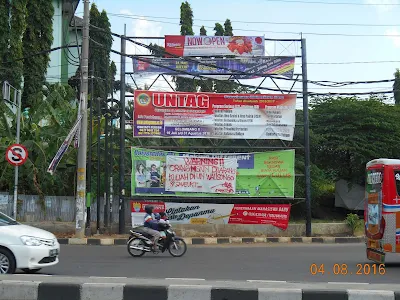 Panggung-Spanduk-Resmi-Semarang