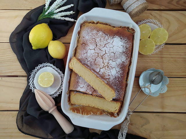 Tarta cremosa de limón. Cake jugoso, bizcocho, postre, pudin flan, lemon pie. Recetas fáciles, sencillas, de fiesta, con horno Cuca