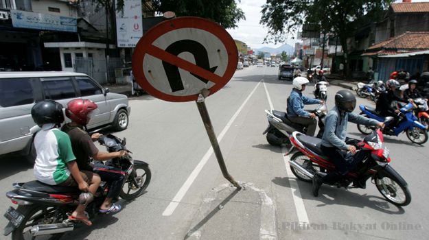 Pelanggaran Hak dan Pengingkaran Kewajiban Warga Negara 