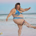 FAMOSOS - BAILARINA DE ANITTA É A NOVA GAROTA PROPAGANDA DE MODA PLUS SIZE. THAIS CARLA FOI BAILARINA DO PROGRAMA LEGENDÁRIOS POR QUATRO ANOS. A BAILARINA É APENAS SORRISOS E AGRADECIMENTOS POR ACHAR UMA MARCA QUE ABRACE O PLUS SIZE. “ESTOU TÃO FELIZ POR ENCONTRAR MODA PRAIA DO MEU TAMANHO, OBRIGADA, COR DE JAMBO MODA PRAIA, POR REPRESENTAR MULHERES COMO EU”, RESSALTOU EM TEXTO COMPARTILHADO NAS REDES SOCIAIS.