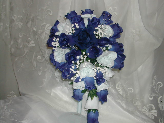 Also the blue color adds class and elegance to any wedding whether formal 
