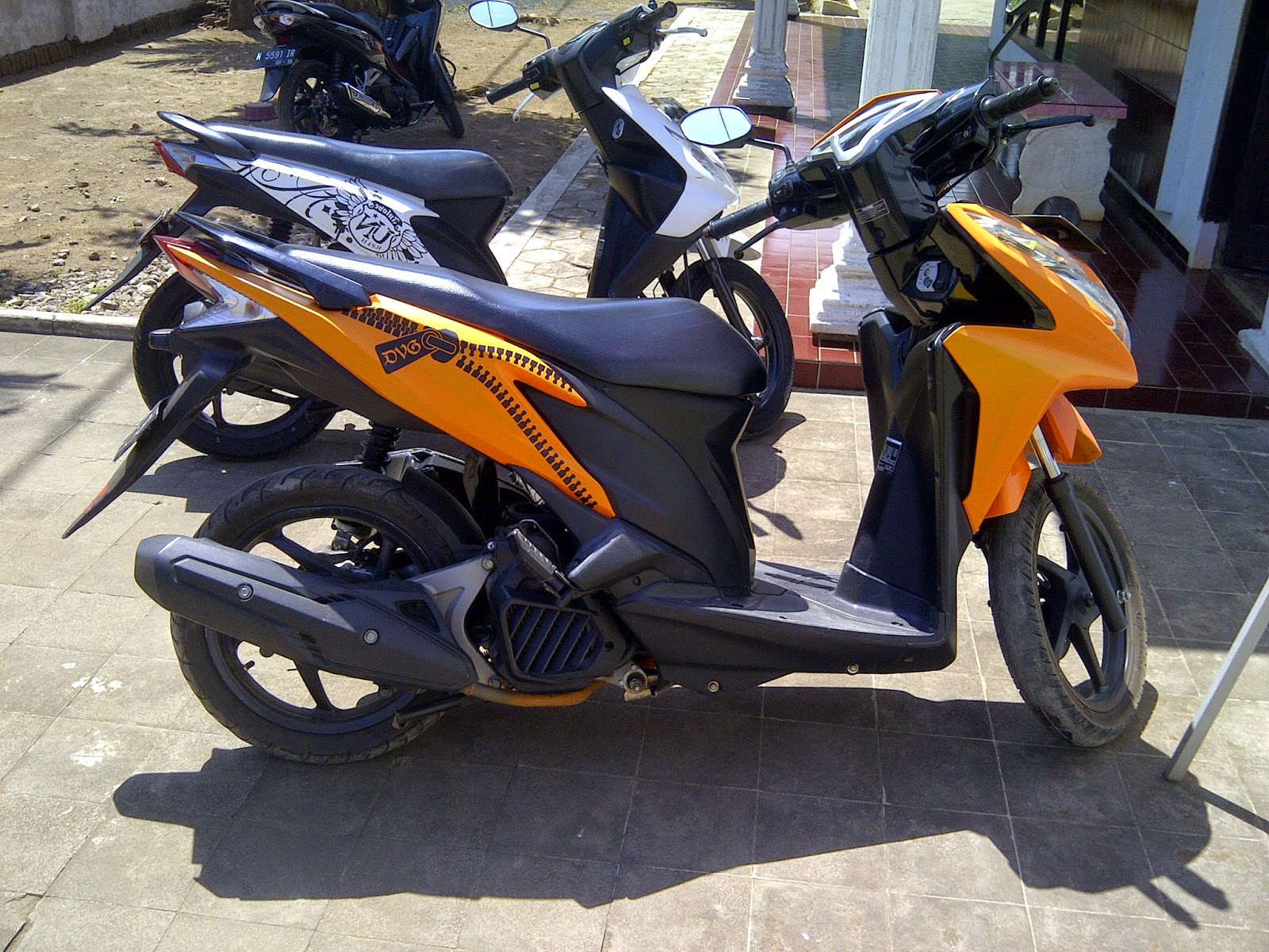 Download Modifikasi Motor Vario 125 Orange Terbaru Velgy Motor