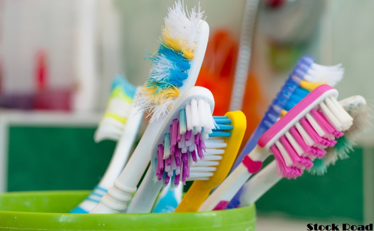 बदल दे टूथ ब्रश, दांतों की सेहत के लिए जरूरी (Change the toothbrush, it is necessary for the health of the teeth.)