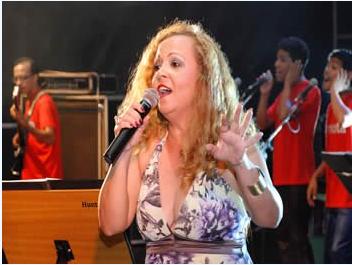 Cantora Limoeirense honra nome de nossa cidade.