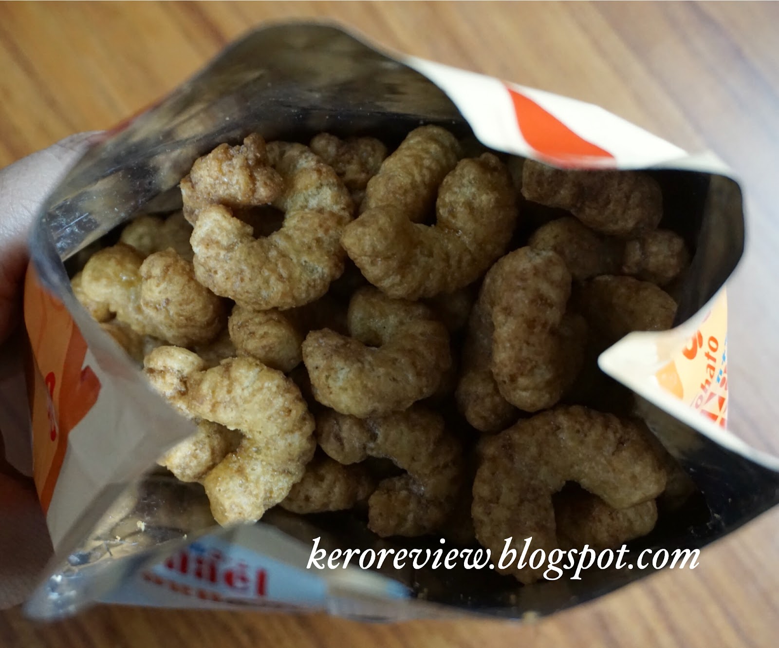 รีวิว โตฮาโตะ คานาเอล ขนมข้าวโพดอบกรอบ รสช็อกโกแลต (CR) Review Canael corn snack chocolate, Tohato Brand.