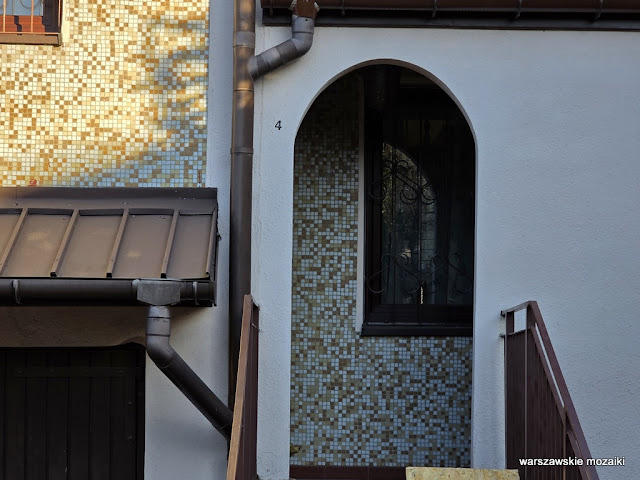 Warszaw Warsaw Bemowo domy szeregowe architektura lata 80 lata 80 osiedle Akropol mozaika mosaic