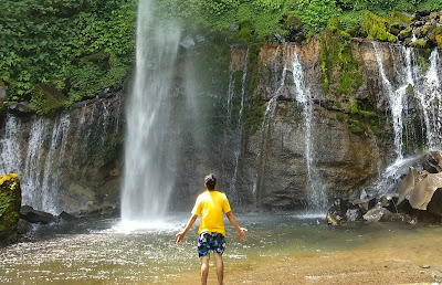 curug parentas surga yang tersembunyi di tengah hutan galunggung