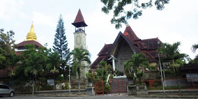 Peribadatan Puja Mandala Bali