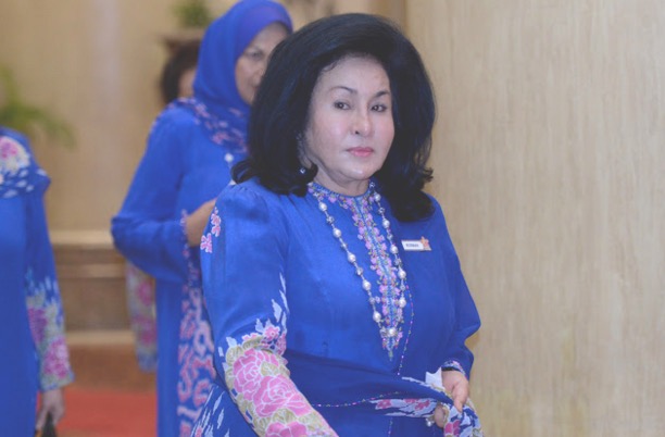 Video Rambut Rosmah Mansor Tersangkut di Kereta