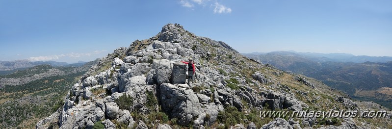 Subida al Martín Gil y Crestería de Sierra Blanquilla