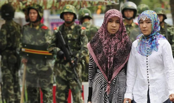 Wanita Uighur Diperkosa Ramai-ramai oleh Penjaga, ini Kengerian Kamp Konsentrasi China