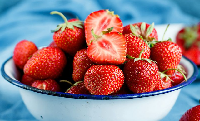 How to Wash Strawberries Properly and Perfectly