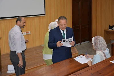رئيس جامعة دمياط يتفقد الامتحانات بكلية الآثار