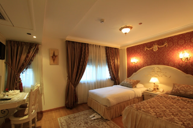 Luxury  Dahabiya Nile Cruises Cabin 