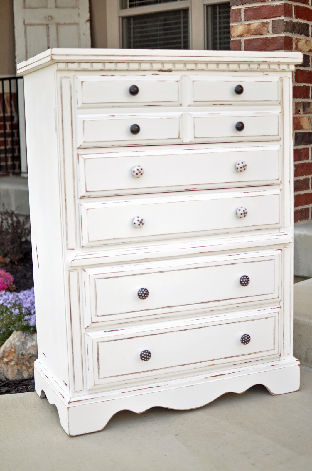 Cleverly Crafty: Darling WhITe ChEst of DrAwERs
