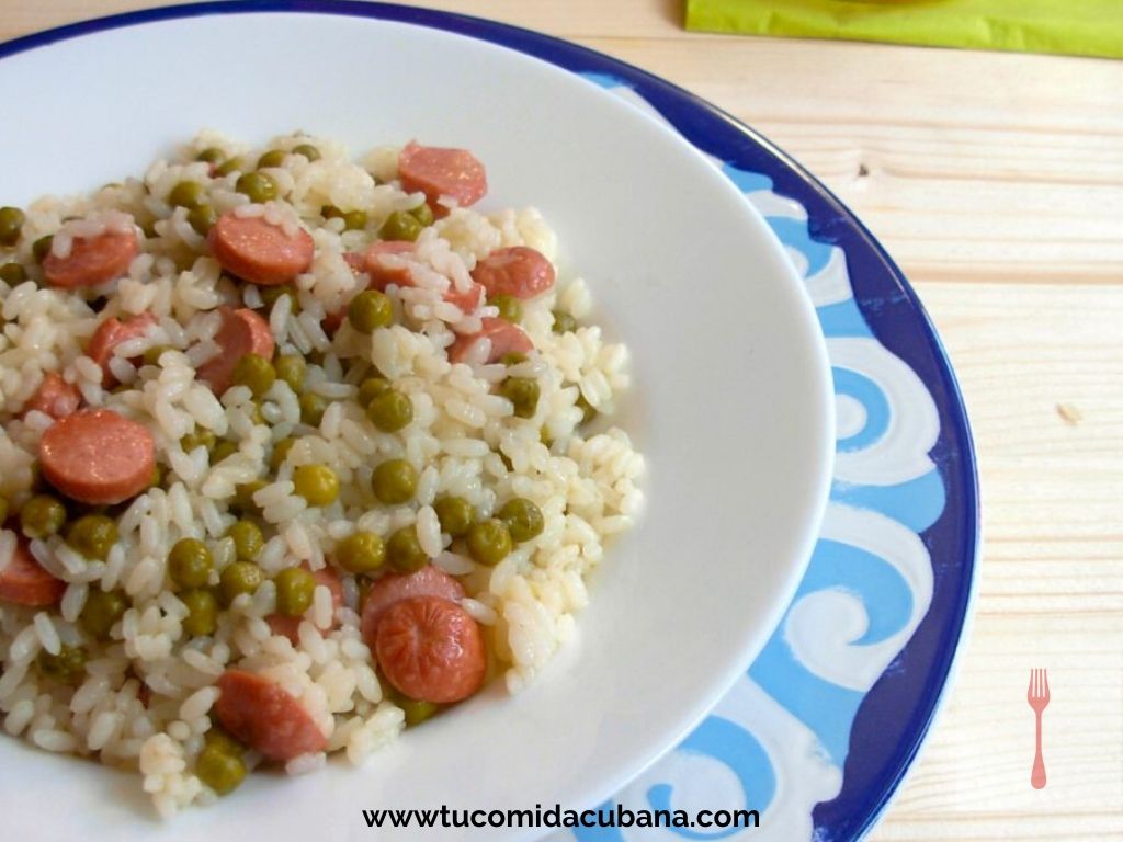 arroz-con-salchicha-wurstel