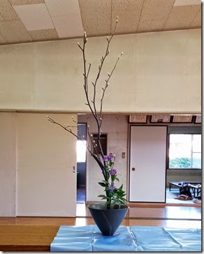 生活の中に花を 岐阜県多治見市池坊いけばな稽古日記 生け花教室 華道教室 生花正風体 ウリバモミジ 都忘れ 生花の生け方と副が細い場合の対処法
