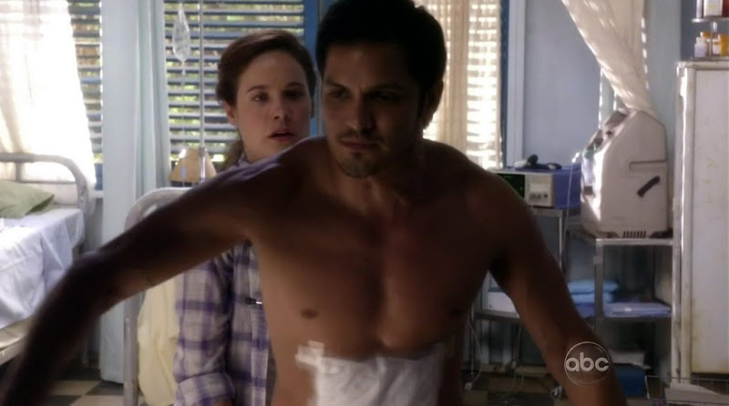 Nicholas Gonzalez Shirtless on Off The Map s1e06