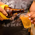 INGERIR BEBIBA ALCOÓLICA ALTERA O EFEITO DA VACINA CONTRA A COVID-19  ?