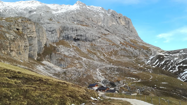 da rifugio Micheluzzi a rifugio Sasso Piatto