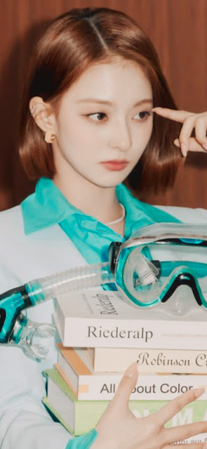 Fromis_9 - From Our Memento Box