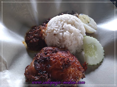 nasi lemak ayam berempah