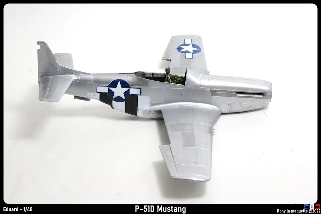 Les cocardes américaines du P-51D Mustang.