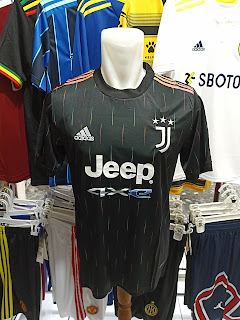 Jual Jersey Juventus Away 2021/2022 di toko jersey jogja sumacomp, harga murah barang berkualitas
