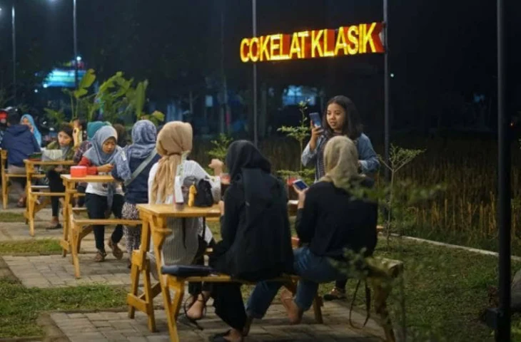 5 Rekomendasi Cafe Asyik Buat Nongkrong Malam Mingguan di Malang