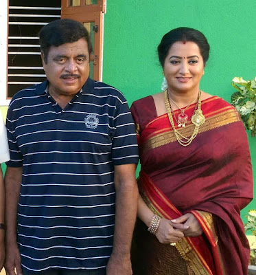 Ambareesh with wife 