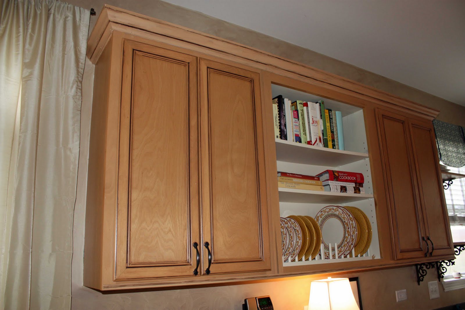 Transforming Home....: How to add crown molding to kitchen ...