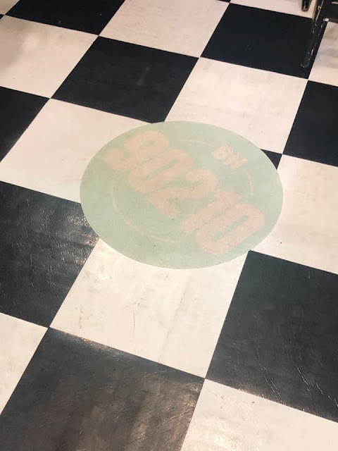 Dîner au Peach Pit et Immersion dans Beverly Hills 90210