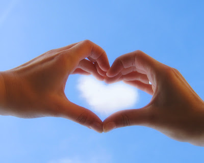 heart shaped hand sunlight Wallpapers