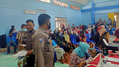 Polres Padang Panjang laksanakan Sistem <i>door to door</i>  dan  Antar Jemput  Masyarakat Ikuti Vaksinasi