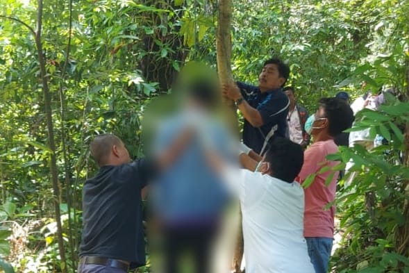 Seorang Pria Ditemukan Tewas Tergantung di Pohon Tepi Danau Maninjau 