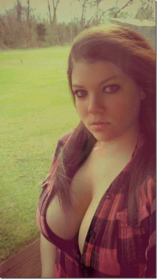 cleavage-girls-busty-21