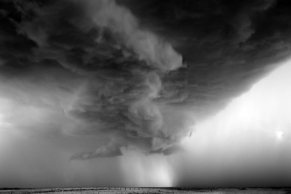 Mitch Dobrowner fotografia tempestades tornados preto e branco natureza impressionante chuva torrencial