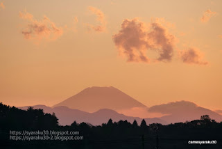 日没後の富士山の写真