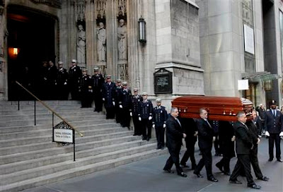 Funeral multitudinario en NY para niñas muertas en incendio [video]
