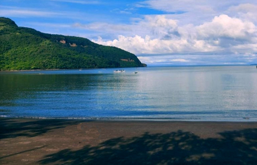 Pantai Benete di Kabupaten Sumbawa, Provinsi Nusa Tenggara Barat