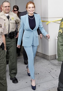 lindsay-lohan-leaves-lax-courthouse-02