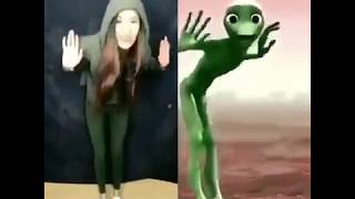 Green Alien Dance . Dame tu cosita Challange ' Must watch