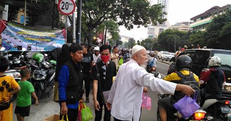  JAS Jakarta Bagikan 3000 Paket Ta’jil Plus Buku Syiah Bukan Islam