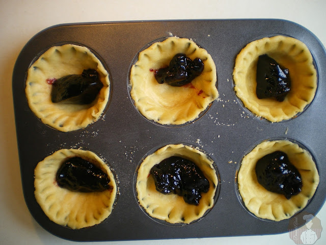 Small Cherry Bakewell. Relleno con mermelada