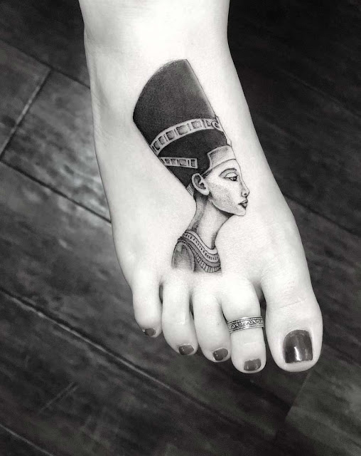 tatuagens femininas para os pés
